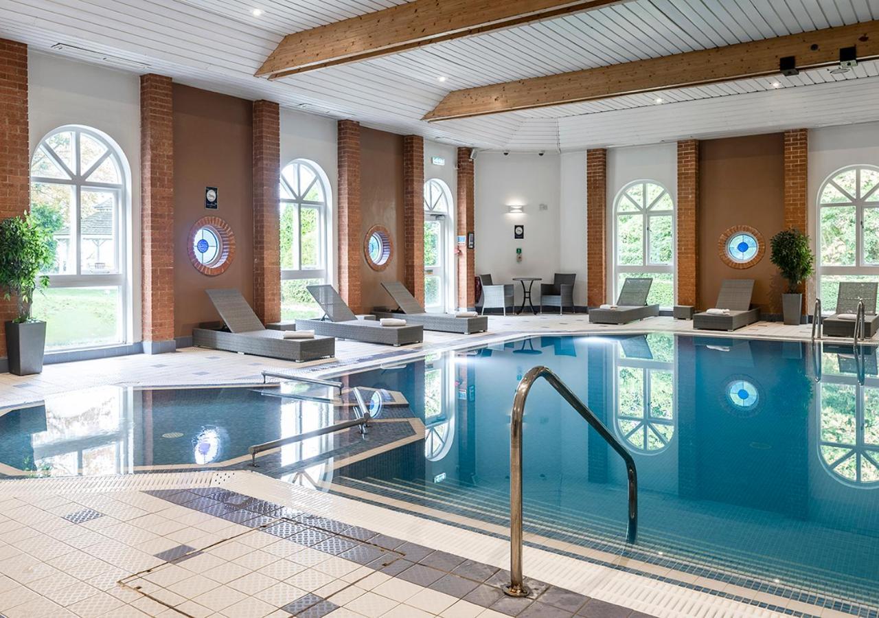 Hogs Back Hotel&Spa Farnham  Exterior foto